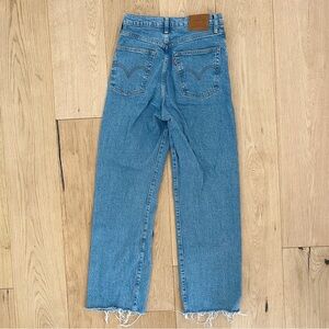 Levi’s Ribcage Straight Ankle Jean - size 29
